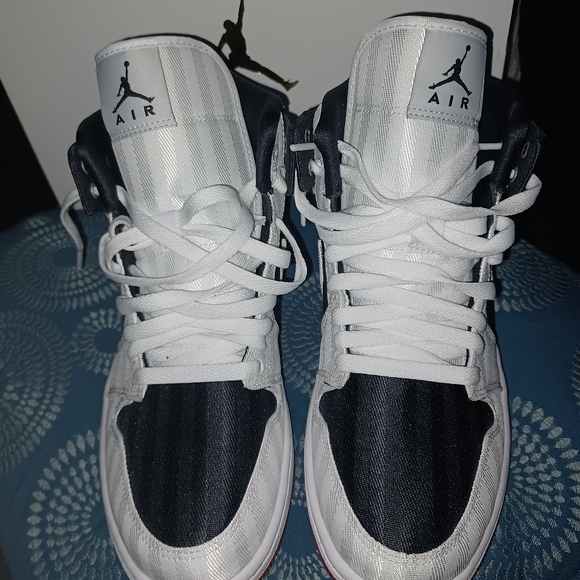 Jordan 1s - Picture 3 of 5